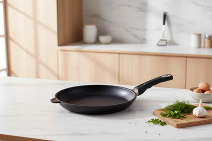 AMT Stekepanne Ø28 cm, Høyde 4 cm