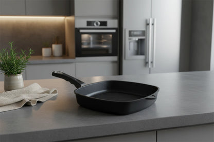 AMT Firkantpanne Grill 28x28 cm, Høyde 5 cm